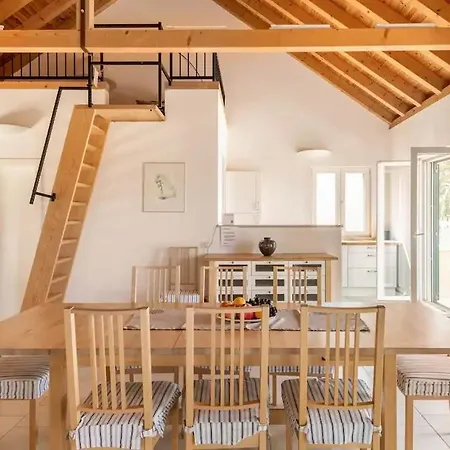 Asteroidea - Tiha Mala וילה