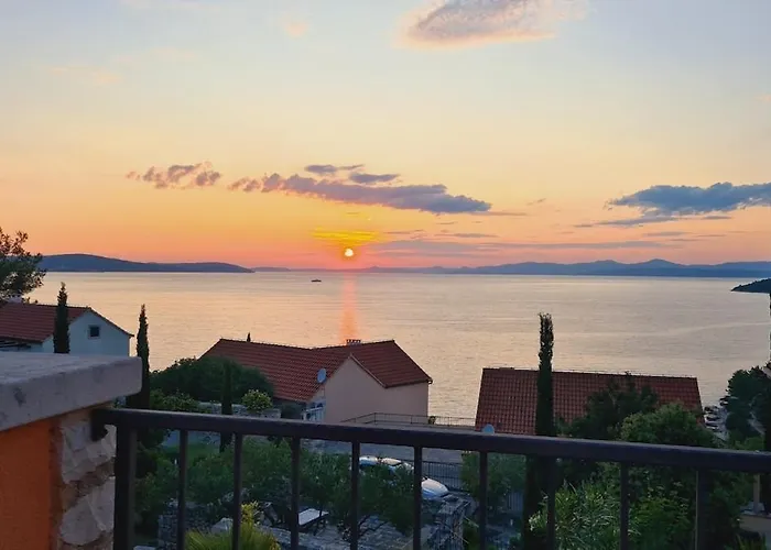 빌라 Asteroidea - Tiha Mala *